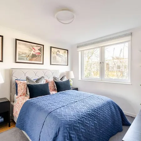 Private And Gated Family Residence - Sleeps 6